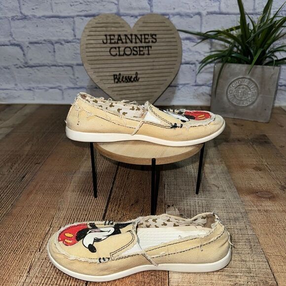 Mickey Mouse Crocs Women's Size 6 - Picture 4 of 8